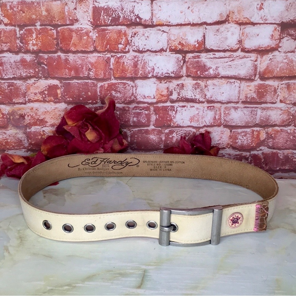 Vintage Y2K Ed Hardy Cream
Canvas and Leather Belt